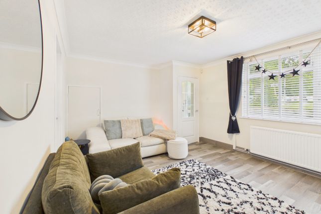 31 Neasden Close, Hull, East Riding Of Yorkshire photo 2