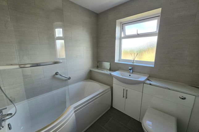57 Angelton Green, Bridgend photo 3