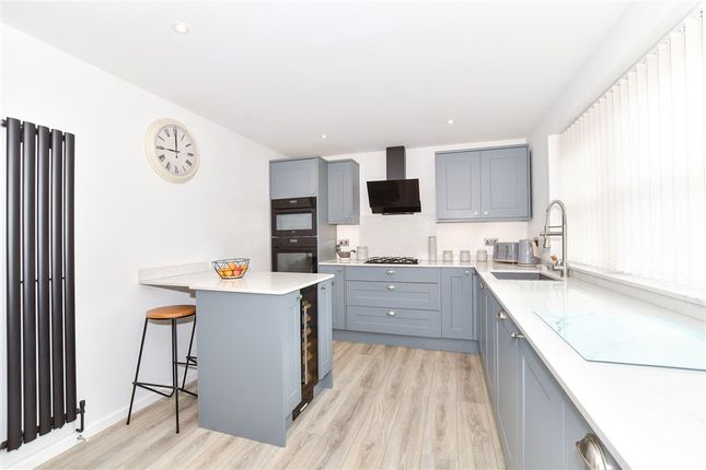 Crabtree Close Kings Hill, West Malling photo 4