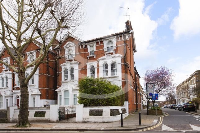 Flat to rent in West End Lane, West Hampstead