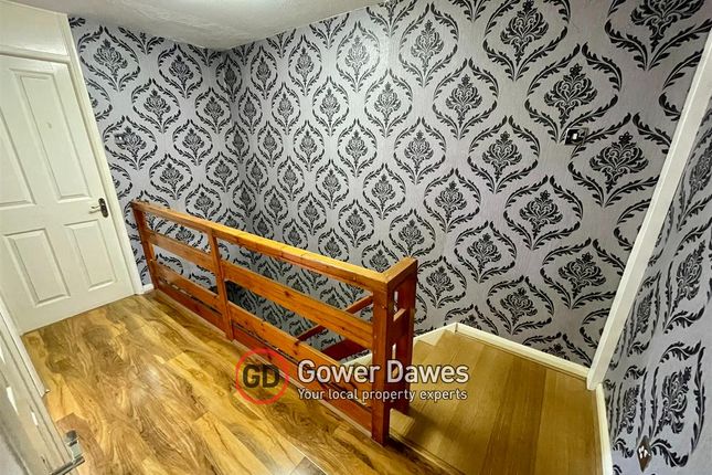 14, Bown Close, Tilbury photo 4