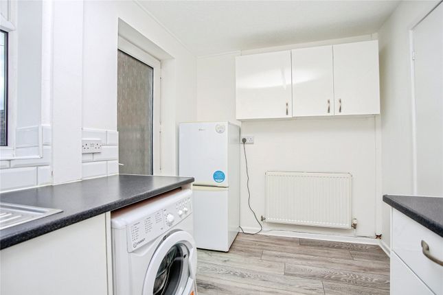 21, Marsh Gardens, Glos photo 5