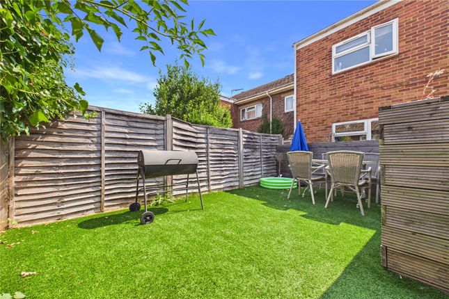 7a, Blossom Lane, Theale photo 4
