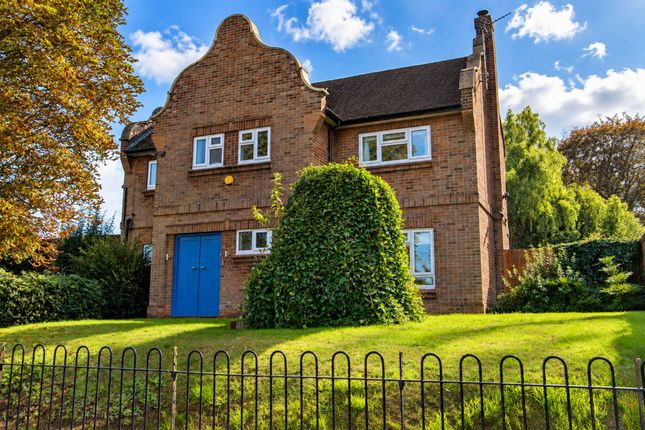 3-bed detached on Mountside Norwich Road, Wisbech, £300,000