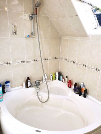 Room to rent in Roman Way, Islington