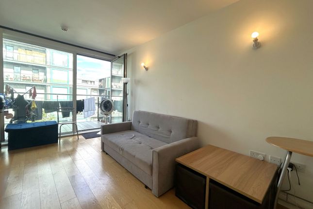 Cardinal Building,Flat 613, Station Approach, Hayes photo 2