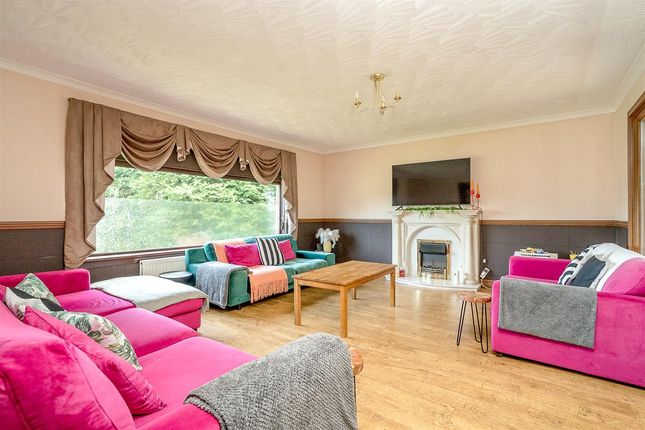 4, Greenburn Road, Fauldhouse photo 4