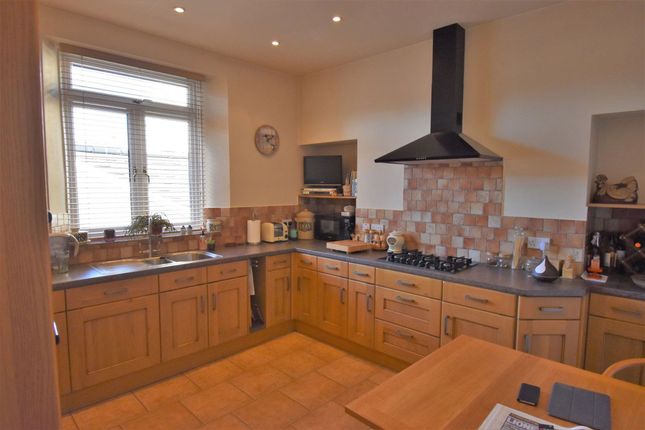 Saltwood House South Parade, Tenby photo 2