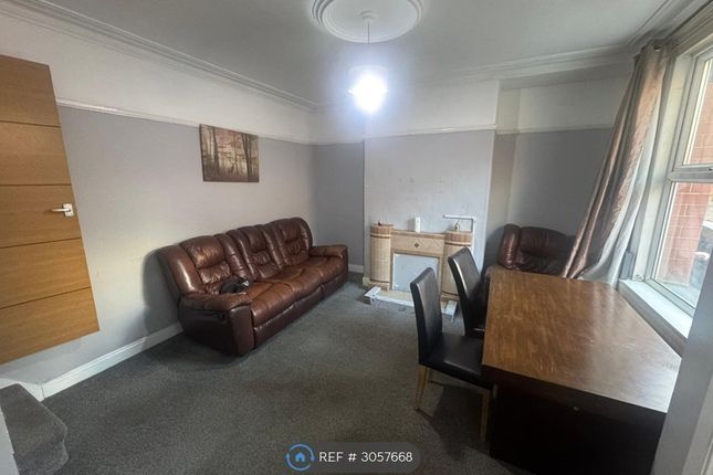 Woodview Terrace, Leeds photo 2