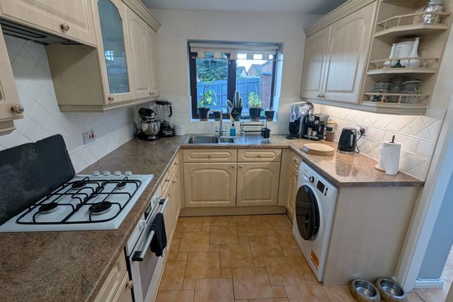 13, Tremains Court, Bridgend photo 4