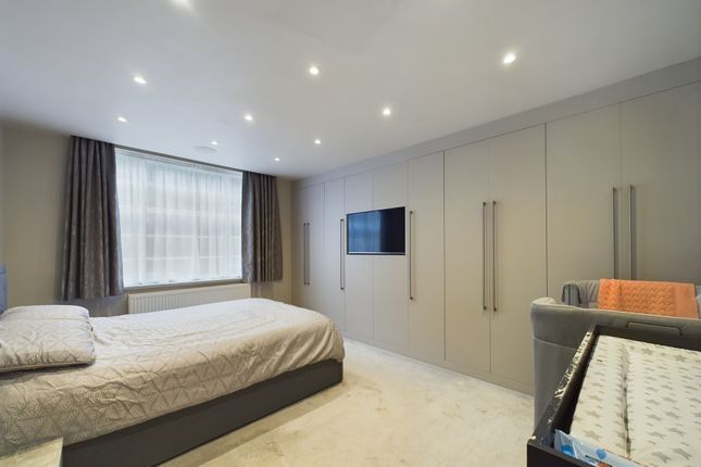 Flat 1, Falloden Court, Brookland Rise, London photo 4