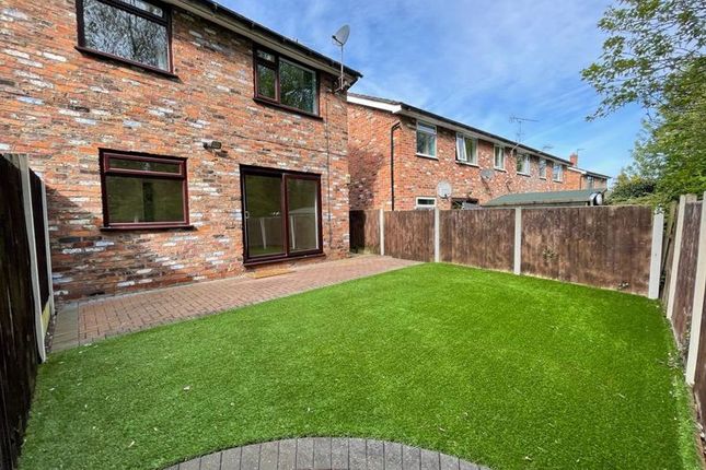 12, Crofters Court, Holmes Chapel photo 4