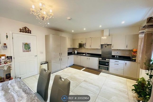 Foxglove Close, West Drayton photo 3