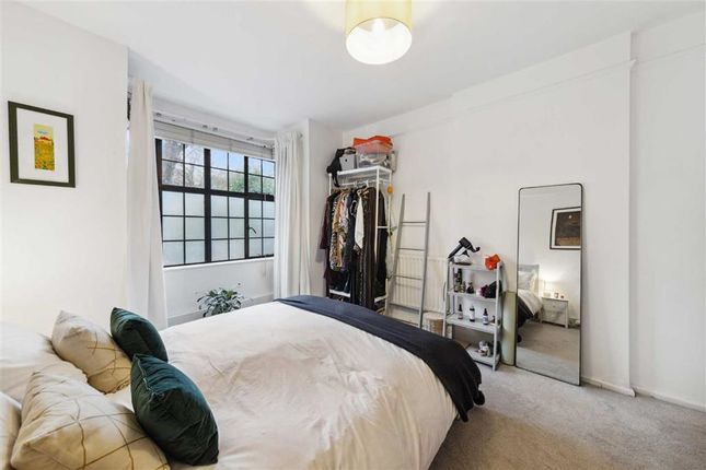 Flat for sale in Harleyford Road, London