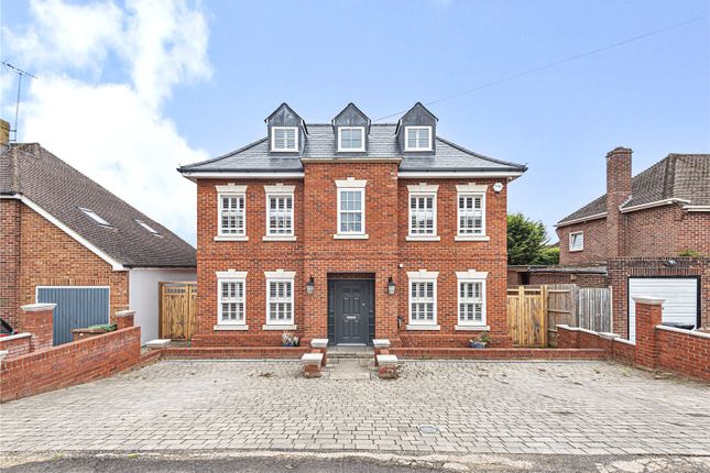 Thumbnail Detached house for sale in Cromwell Road, Henley-On-Thames, Oxfordshire