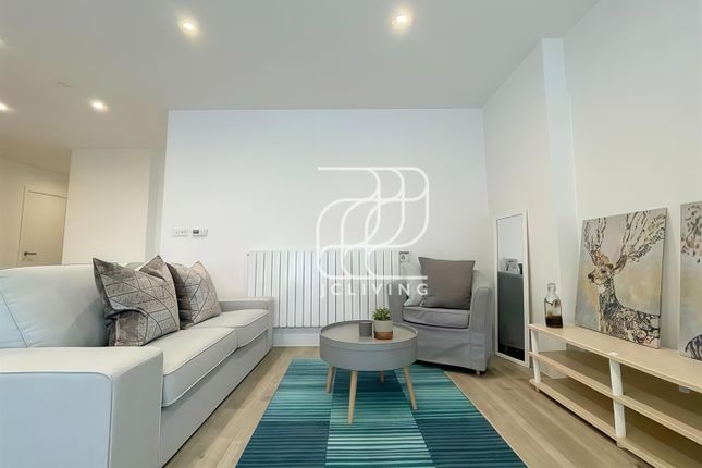 KZ93, Flat 806, Loder House, 2 Anderson Road, London photo 3