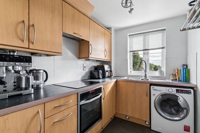 65 Epsom Close, Stevenage photo 3