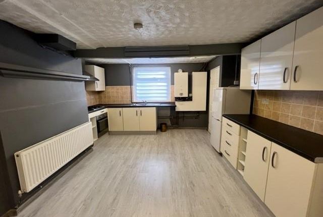 23, Wellington Street, Bradford photo 4
