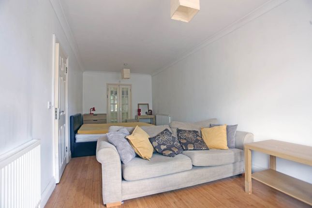 127a, Peterborough Road, London photo 4