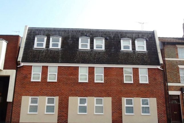 Flat to rent in Newport Street, Old Town, Swindon, Wiltshire