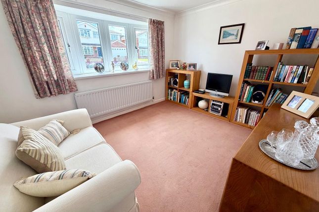 12, Eglinton Avenue, Guisborough photo 4
