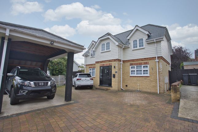 3-bed detached on The Glen, Dover, £450,000