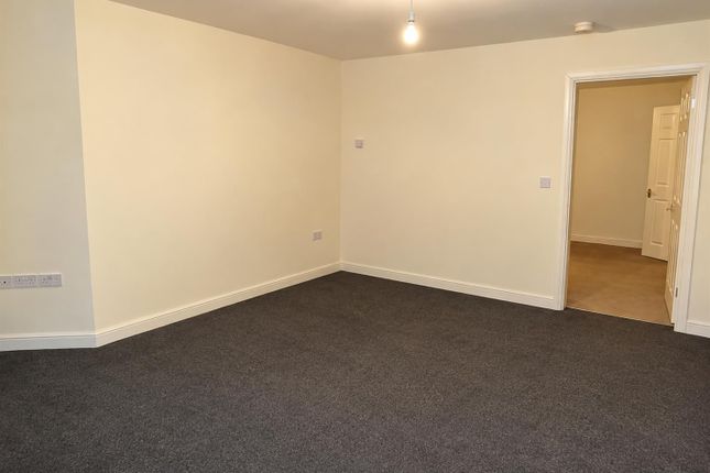 Elizabeth Drive, Castleford photo 3