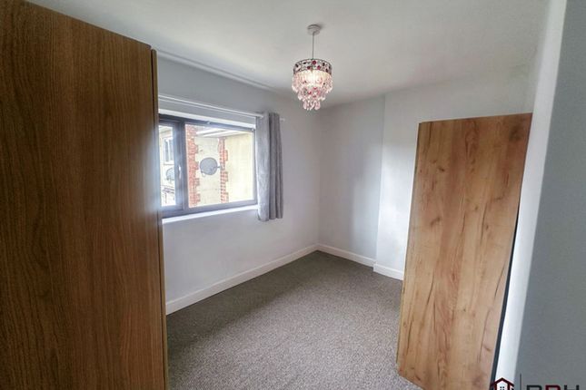 9 Markham Square, Doncaster photo 5
