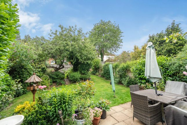 102, Kechill Gardens, Hayes photo 4