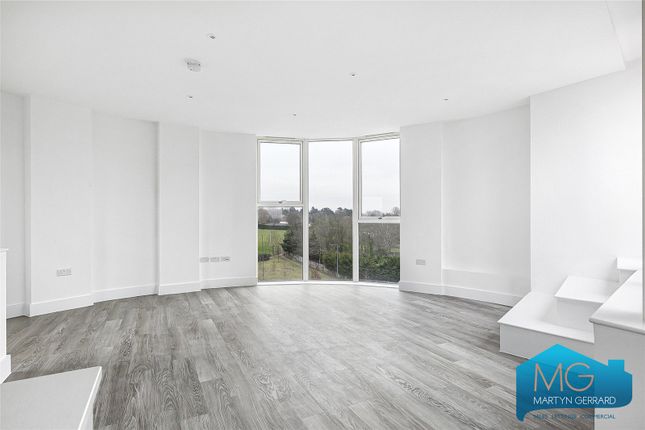 Flat for sale in Edgewood Mews, London
