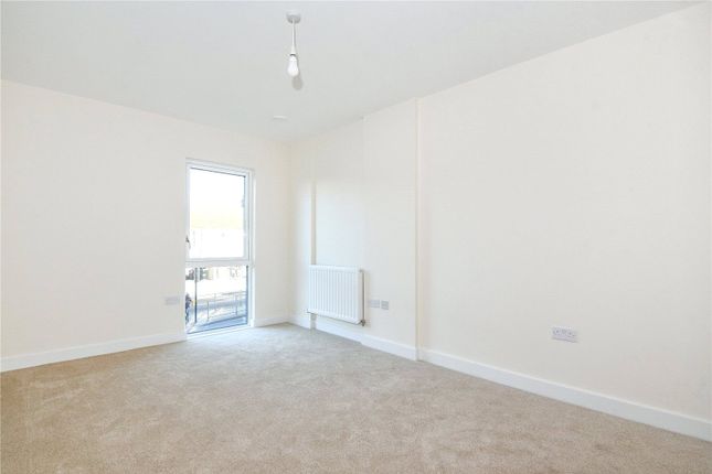 The Point, 7, 53 Clarence Avenue, Essex photo 3