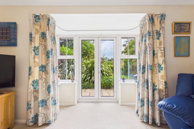 35, Bedgebury Close, Rochester photo 3