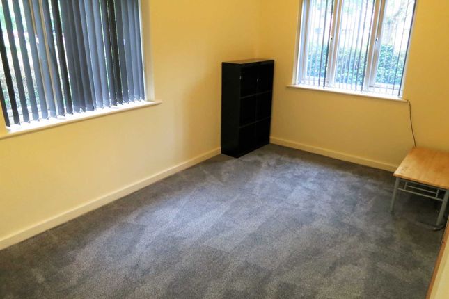 Thumbnail Flat to rent in Candleford Road, Withington