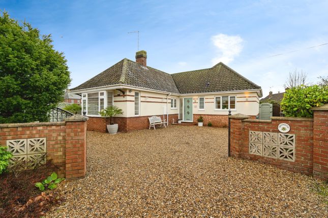 3-bed bungalow on Greenacre,, Camping Field Lane, Norwich, £425,000