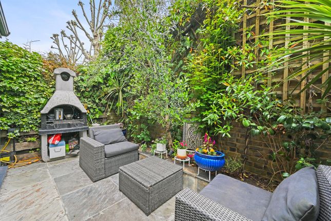 39, Abinger Mews, London photo 4