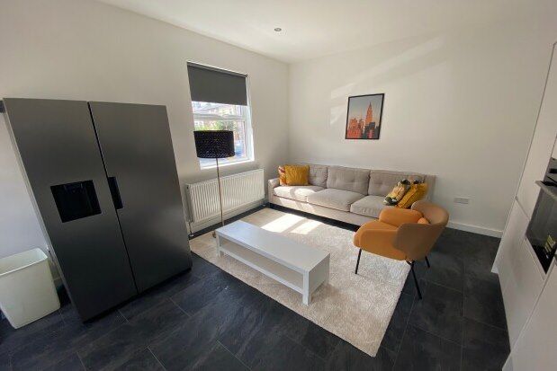 Room to rent in 46 Beech Road, Birkenhead