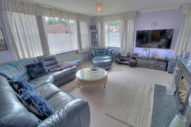 11, Links Drive, Norton, Stourbridge photo 4