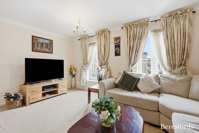 17, Paignton Close, Romford photo 2