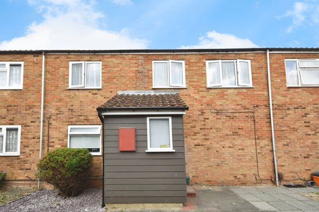 33, Hartford End, Basildon photo 2
