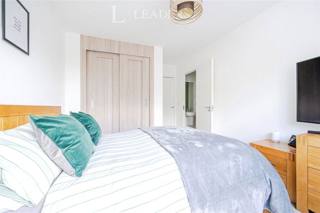 Sovereign Way, Tonbridge photo 4