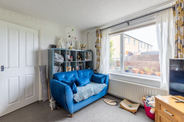 34, Moor Place, Frizington photo 4