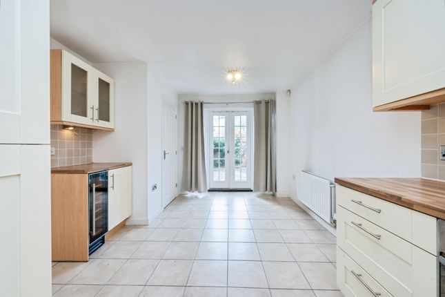 1, Ogilvie Close, Aylesbury photo 4