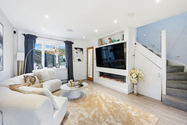 3 Whitegate Way, Tadworth photo 4