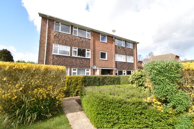 2-bed flat on 97, Robins Close, Lenham, £195,000