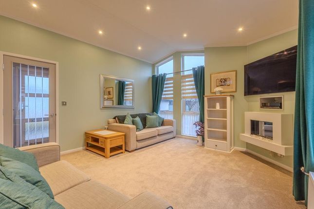 15, Cedar Crescent, Stepps photo 3
