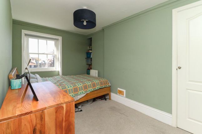 Flat 4, 43, Hawley Square, Margate photo 3