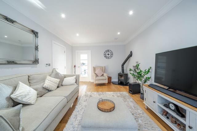 8, Couling Close, Kidlington photo 4