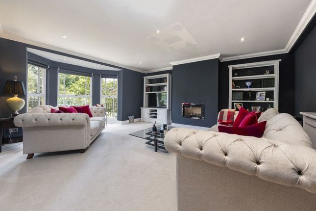11, Sandy Lane, Virginia Water photo 4