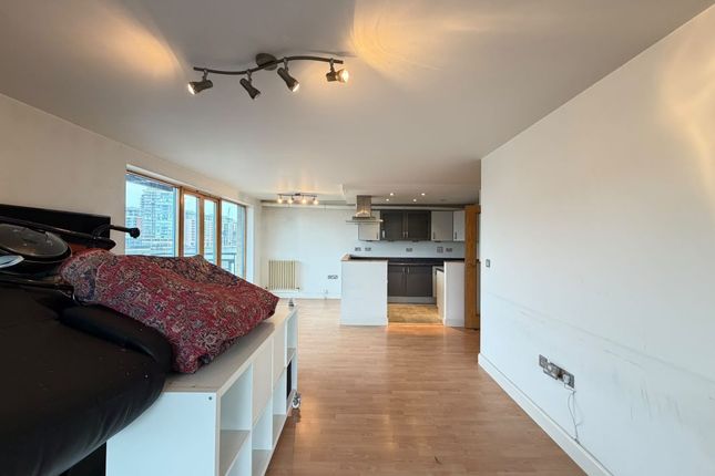36, Hanover Avenue, London photo 4