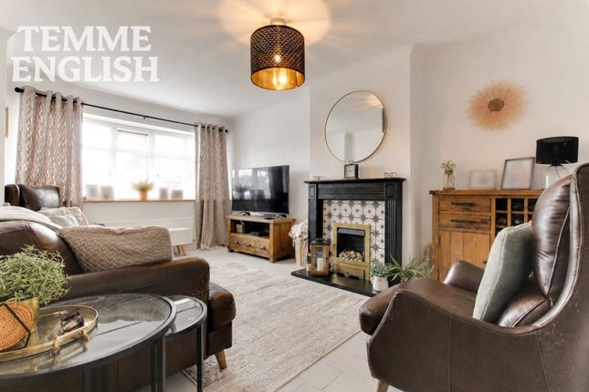 31 Lucerne Walk, Wickford photo 4